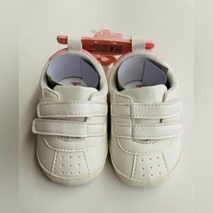 New Kensie Baby Sneakers size 3 White with Pink Trim 2 Strap Closure 6-9 Months
